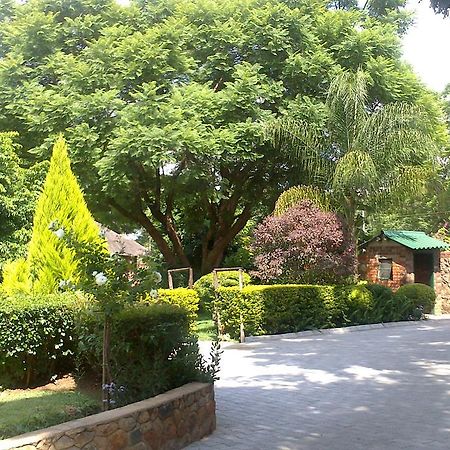 Wozani Lodge Bulawayo Bagian luar foto
