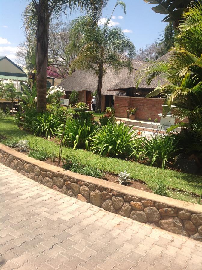 Wozani Lodge Bulawayo Bagian luar foto