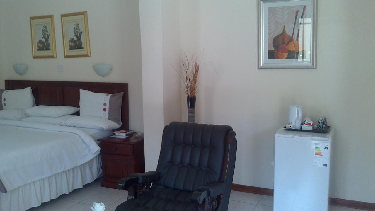 Wozani Lodge Bulawayo Bagian luar foto