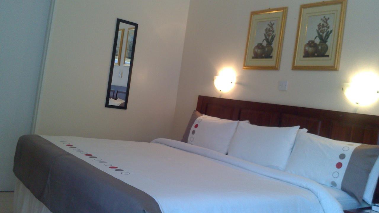 Wozani Lodge Bulawayo Bagian luar foto